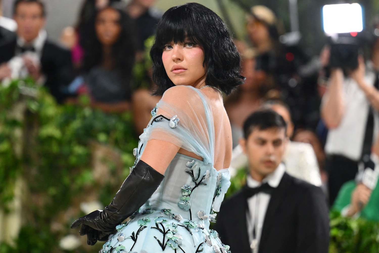 Sydney Sweeney Stuns In A Risky Black Bob Hairstyle At The 2024 Met Gala